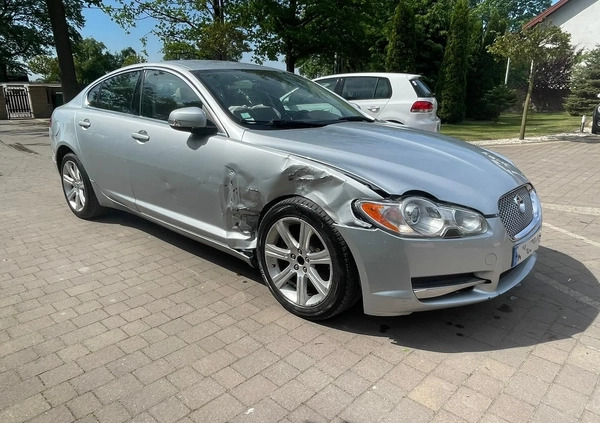 Jaguar XF cena 15900 przebieg: 230000, rok produkcji 2008 z Karlino małe 46